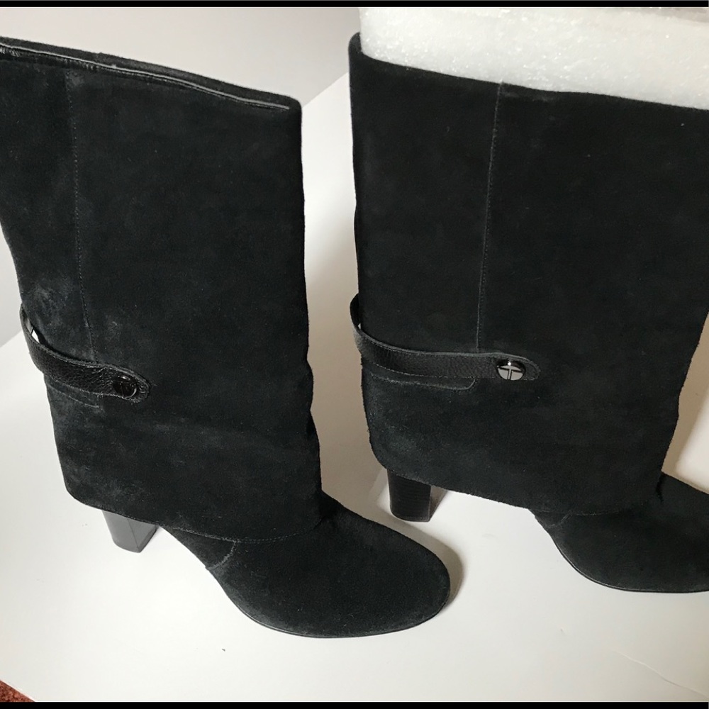 TAHARI SUEDE COVERED  BOOTS❣❣❣